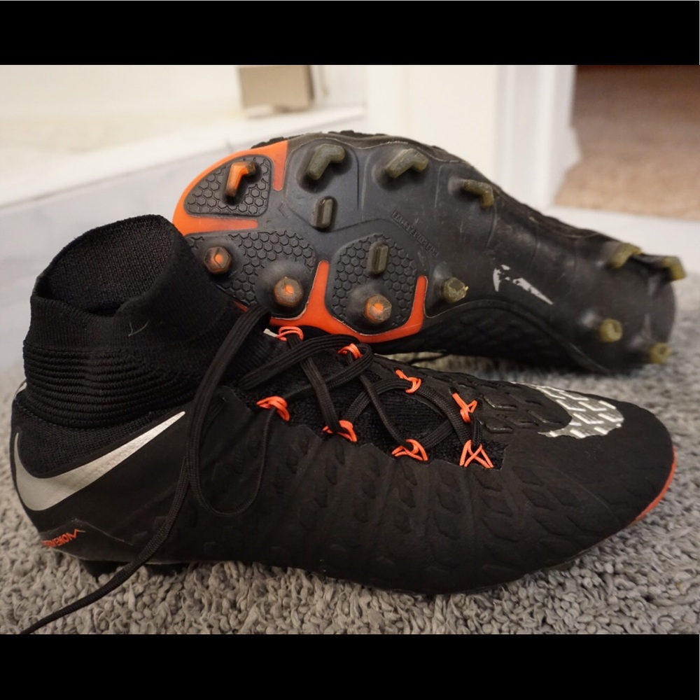 Nike Hypervenom Phantom 3 Flyknit Soccer Cleats